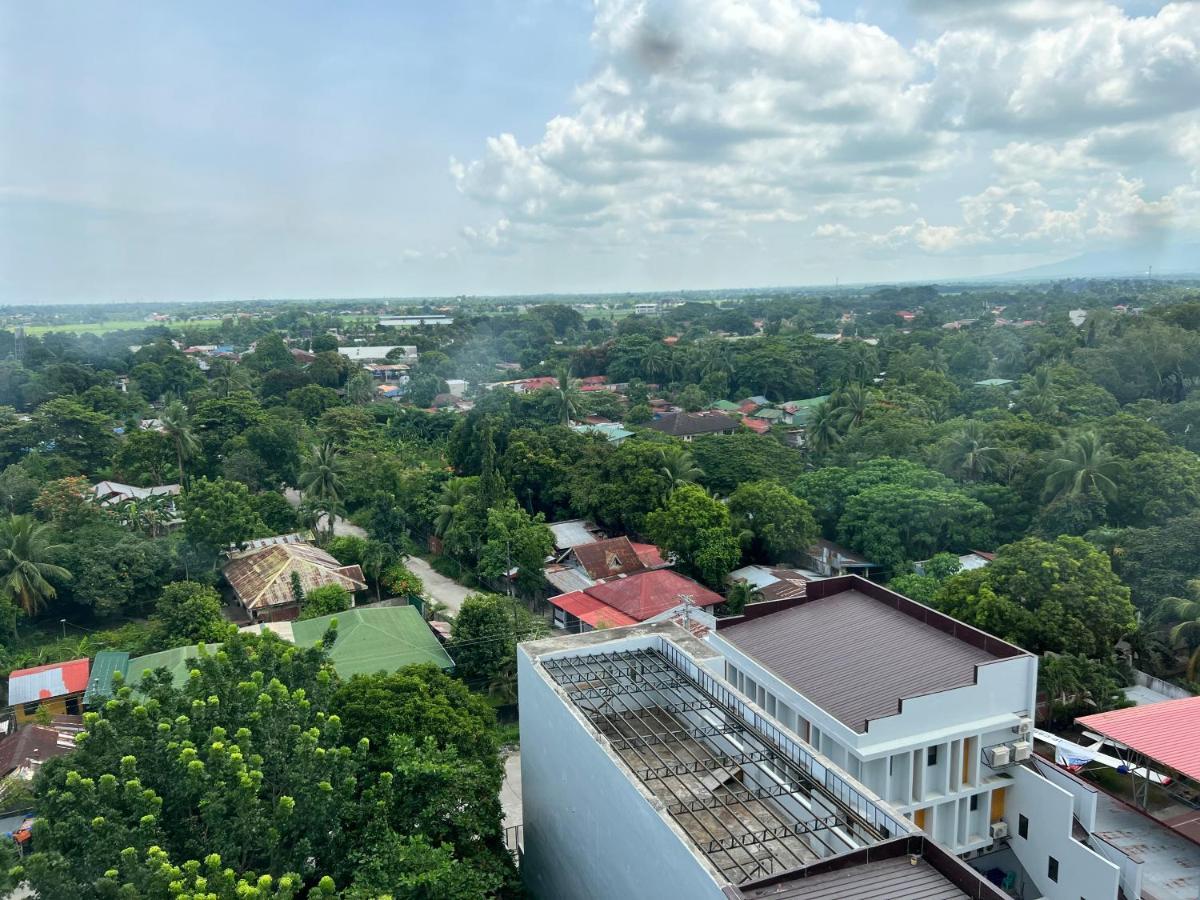 Lovely Studio Condominiums At Mesavirre Garden Residences バコロ エクステリア 写真