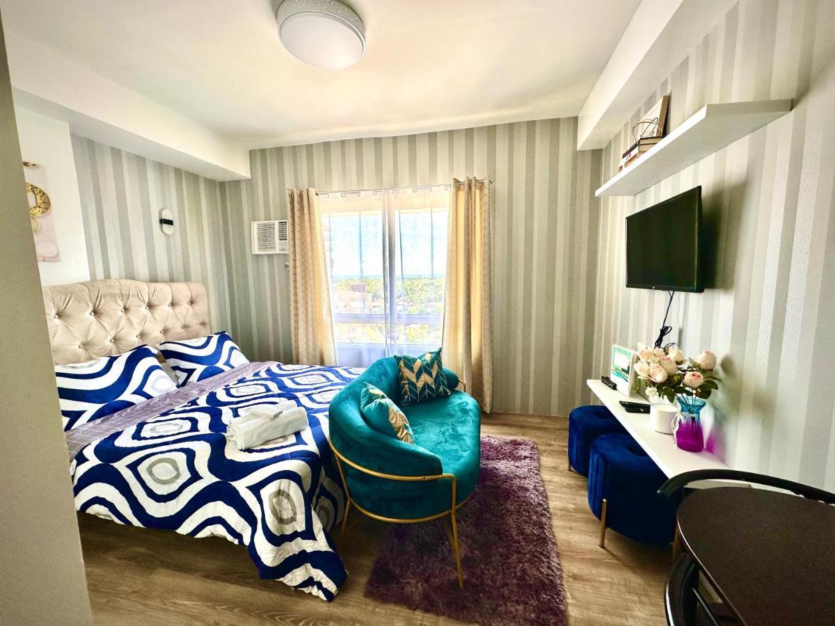 Lovely Studio Condominiums At Mesavirre Garden Residences バコロ エクステリア 写真
