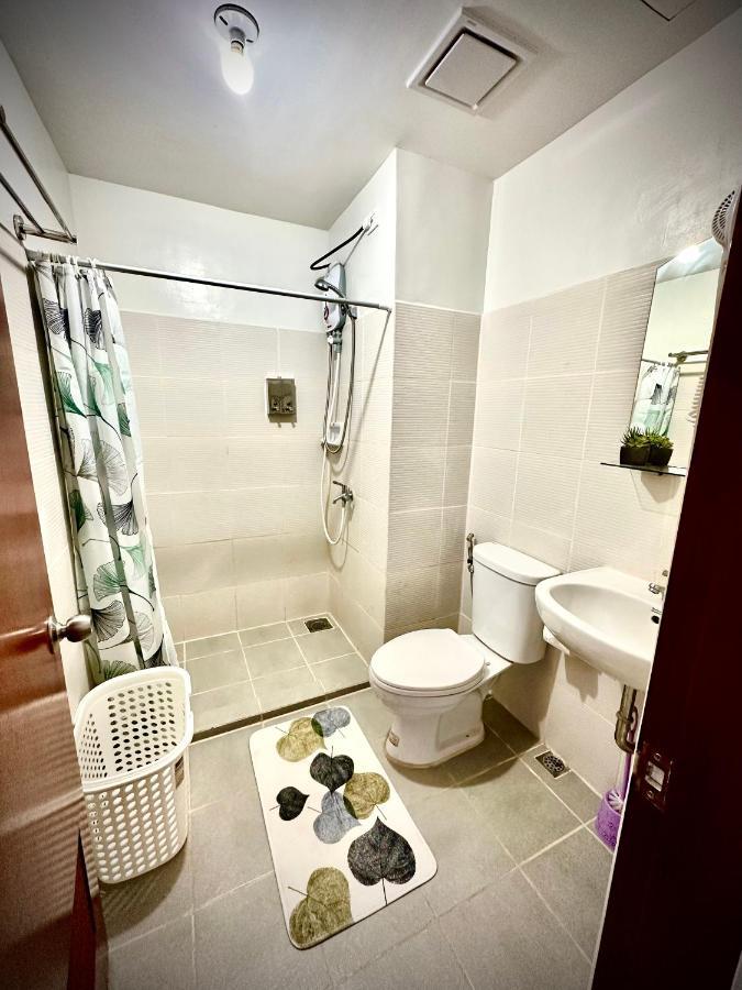 Lovely Studio Condominiums At Mesavirre Garden Residences バコロ エクステリア 写真