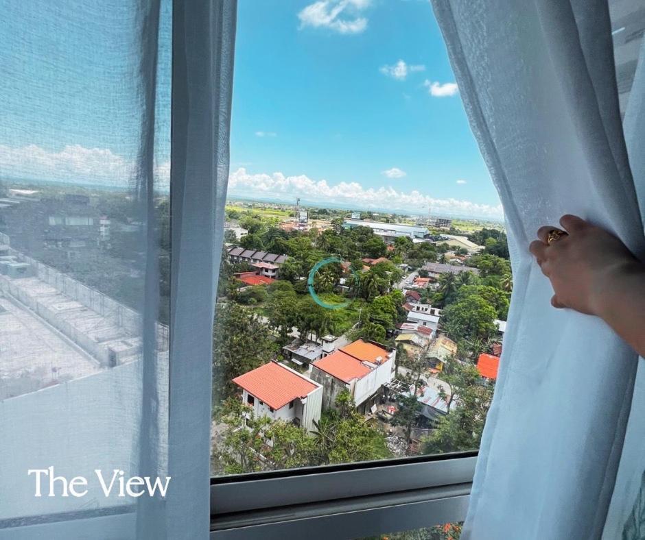 Lovely Studio Condominiums At Mesavirre Garden Residences バコロ エクステリア 写真