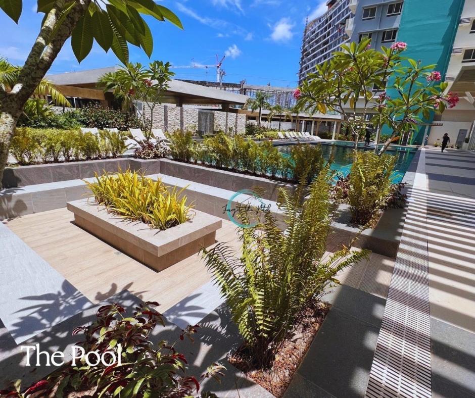 Lovely Studio Condominiums At Mesavirre Garden Residences バコロ エクステリア 写真